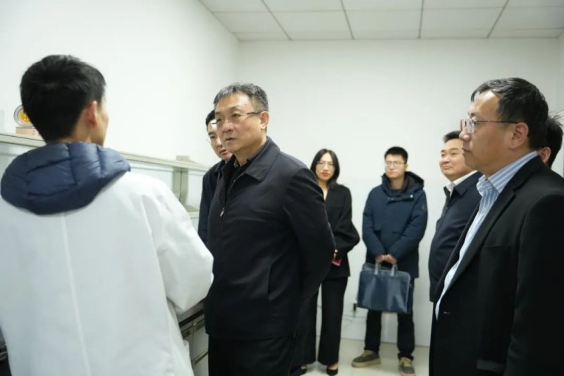 山東省供銷合作社聯(lián)合社黨組書(shū)記、理事會(huì)主任張傳忠一行蒞臨公司調(diào)研交流