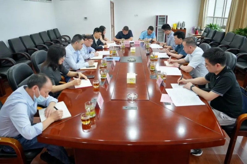 湖南省供銷合作總社黨組書記、理事會主任周曉理調(diào)研公司并主持召開座談會