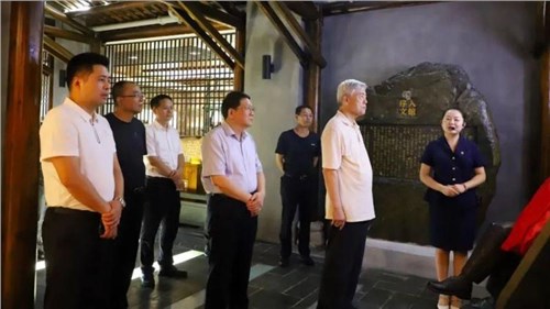 原國務院參事、國家制造強國建設(shè)戰(zhàn)略咨詢委員會委員張綱一行來集團白沙溪茶廠考察調(diào)研