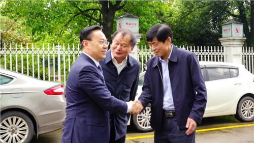 湖南師范大學(xué)校長(zhǎng)劉仲華院士、副校長(zhǎng)唐賢清一行蒞臨集團(tuán)益陽茶廠調(diào)研指導(dǎo)